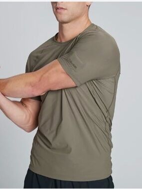 WHOOP 4.0 Any-Wear Top Large Olive Short Sleeve Medium
